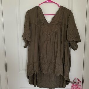 Hi I am selling a dark green crop top shirt from Knox Rose.